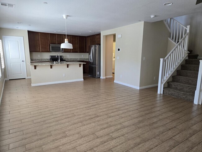 Building Photo - 3001 Camino Sereno Ave