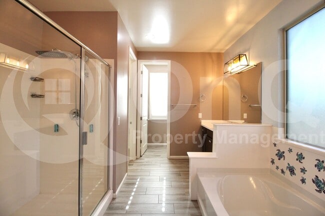 Building Photo - 3080 S Jasmine Dr