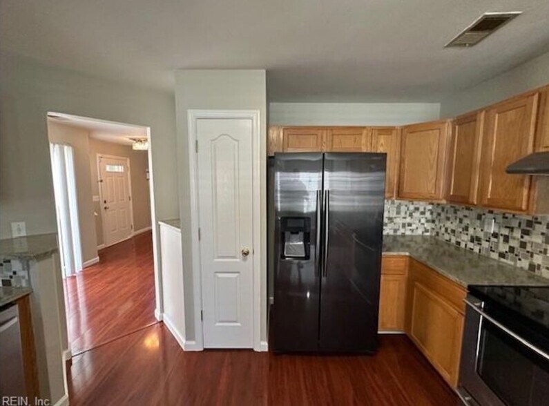 Building Photo - 4404 Glen Ellert Ct