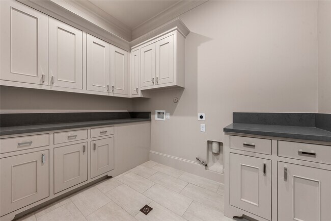 Building Photo - 5307 Huckleberry Ln