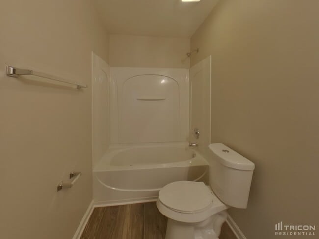Building Photo - 4442 Vernon Cir SE