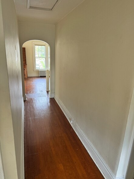 Building Photo - 165 Edgwood St