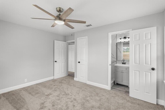 Building Photo - 5429 De Lange Ln
