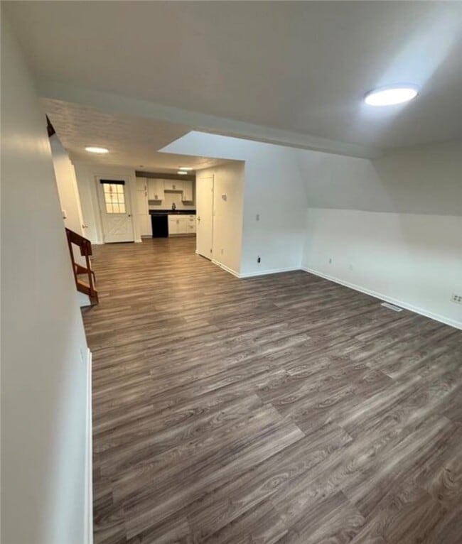 Building Photo - 639 Phillips Rd