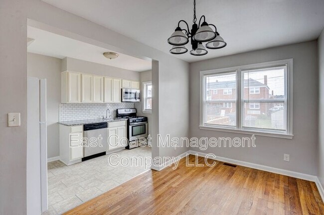 Building Photo - 2233 Graythorn Rd