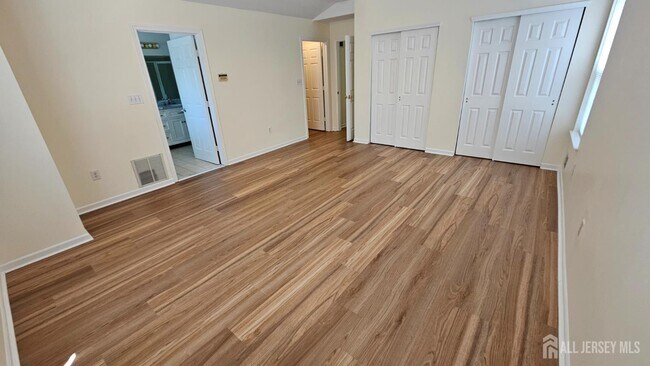 Building Photo - 405 Cobblestone Ct