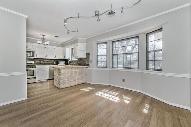 Building Photo - Spacious Puckett West Home For Lease