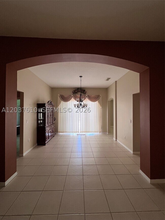 Building Photo - 10155 SW 159th Ct
