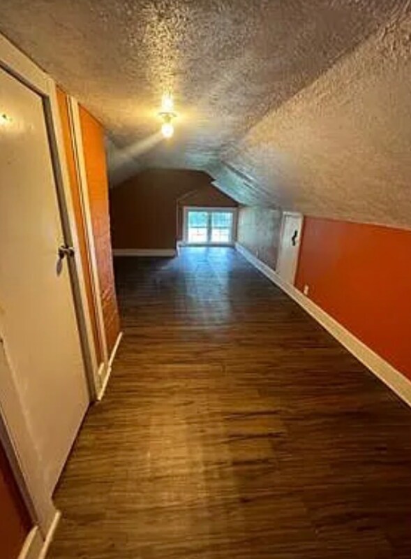 Building Photo - 2219 Locust St