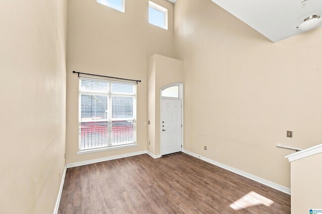 Building Photo - 2020 5th Ave S
