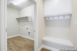 Building Photo - 3034 Daplyn Pk