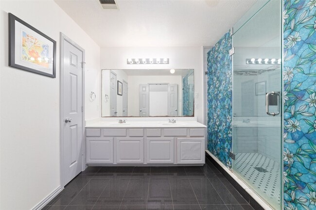 Building Photo - 14710 Branchwest Dr