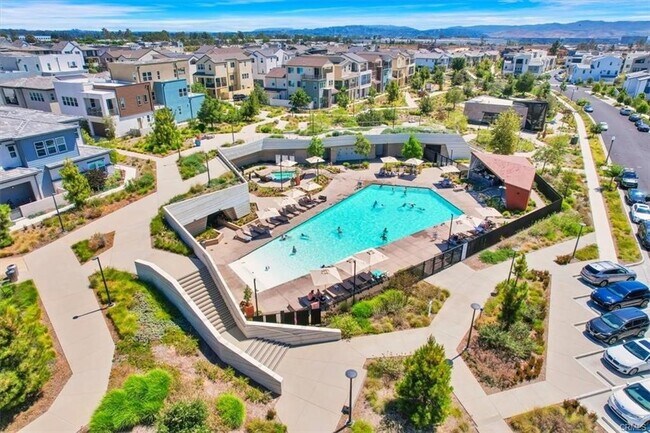 Building Photo - 322 Tank