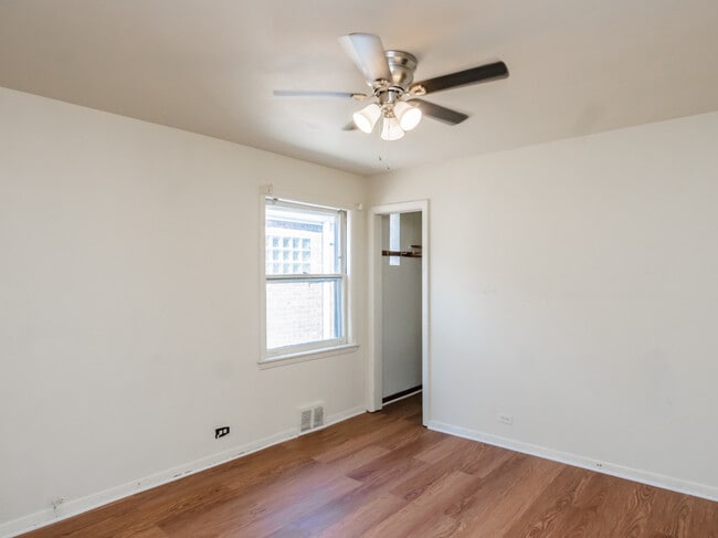 Building Photo - 3719 W 81st Pl