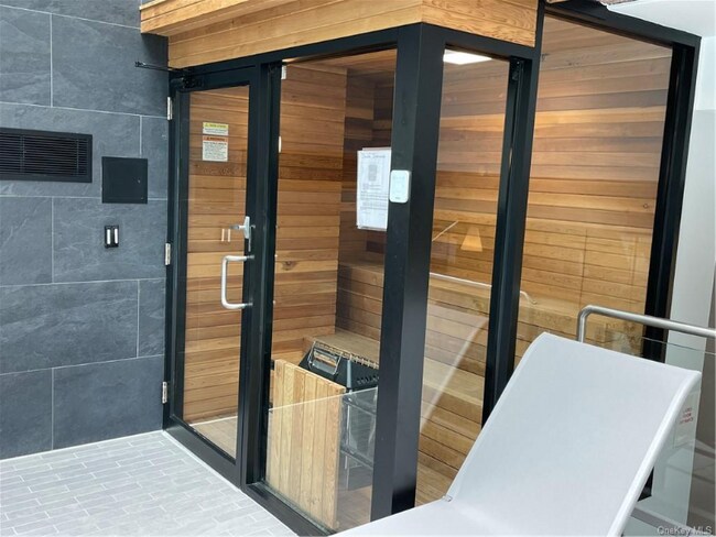 Building Photo - 4 Martine Ave