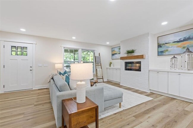 Building Photo - 2856 Bay Leaf Dr SE