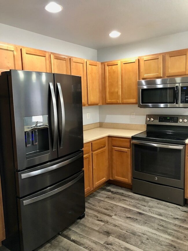 Building Photo - Charming Ranch Home with Office, A/C & Fen...