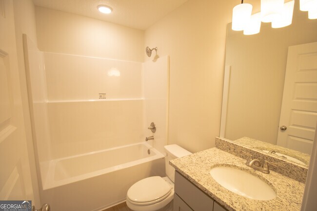 Building Photo - 114 Enclave Ct