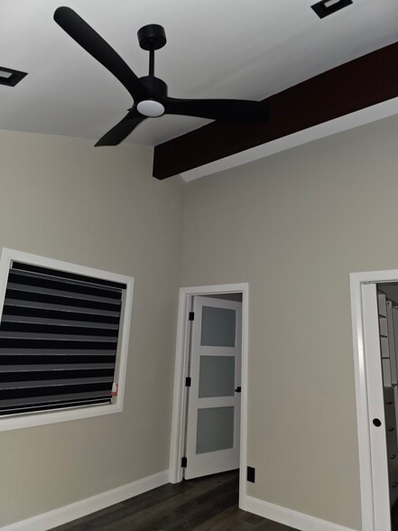 Building Photo - 6515 Keokuk Ave