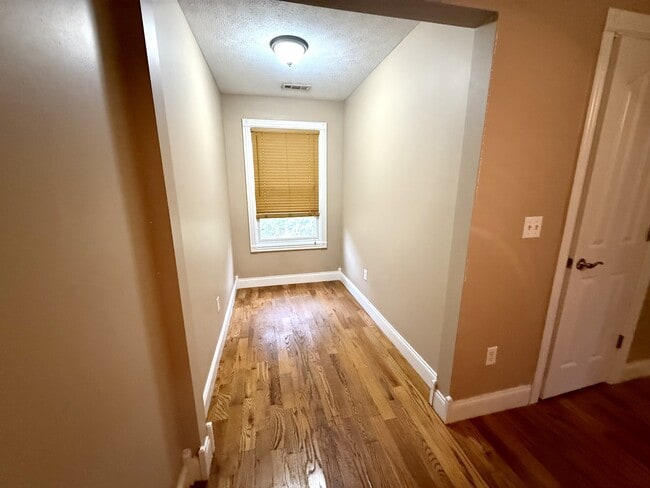 Building Photo - 51 Lee's Ford Dock Rd