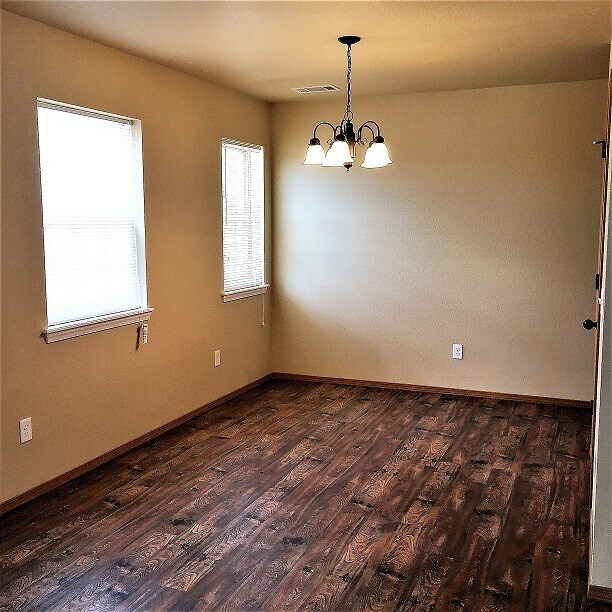 Building Photo - 2804 W Lakewood Dr