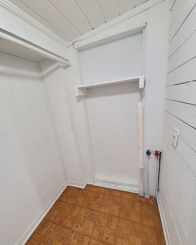 Building Photo - 1112 Polk Ave