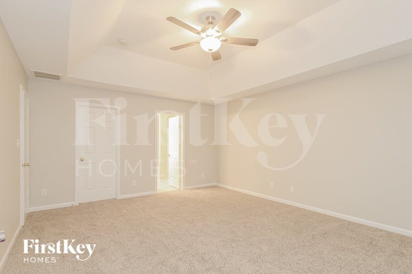 Building Photo - 5290 Crosswinds Rd