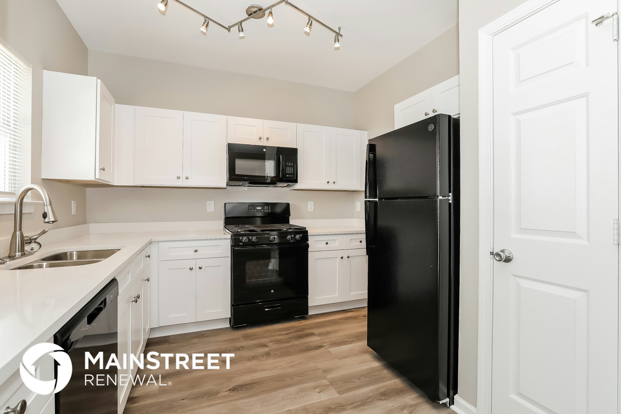 Building Photo - 4830 Tangerine Cir