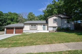 Building Photo - 3104 Oak Lawn Dr