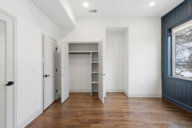 Building Photo - 4695 N 16th St