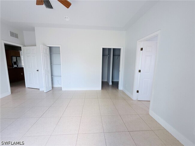 Building Photo - 3465 Everglades Blvd N