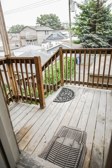 Building Photo - 5349 W Byron St