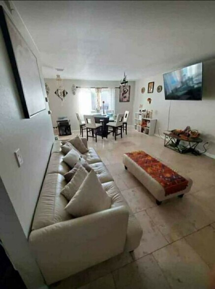 Building Photo - 9056 La Riviera Dr