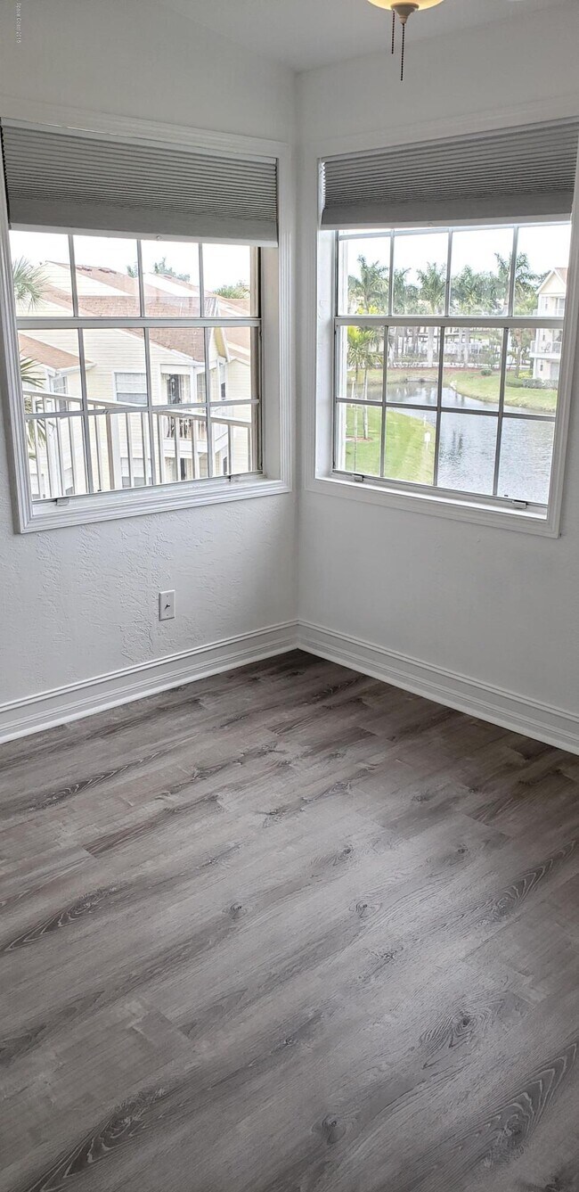 Building Photo - 1801 Island Club Dr