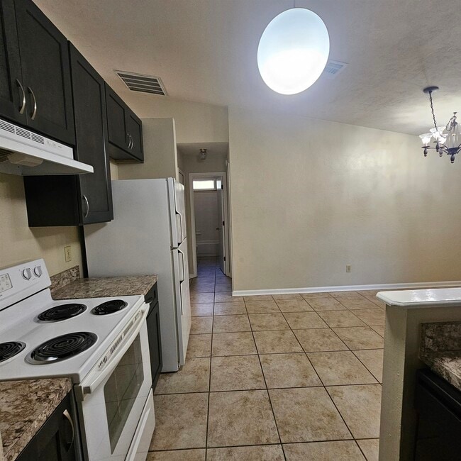 Building Photo - 261 Starmount Dr