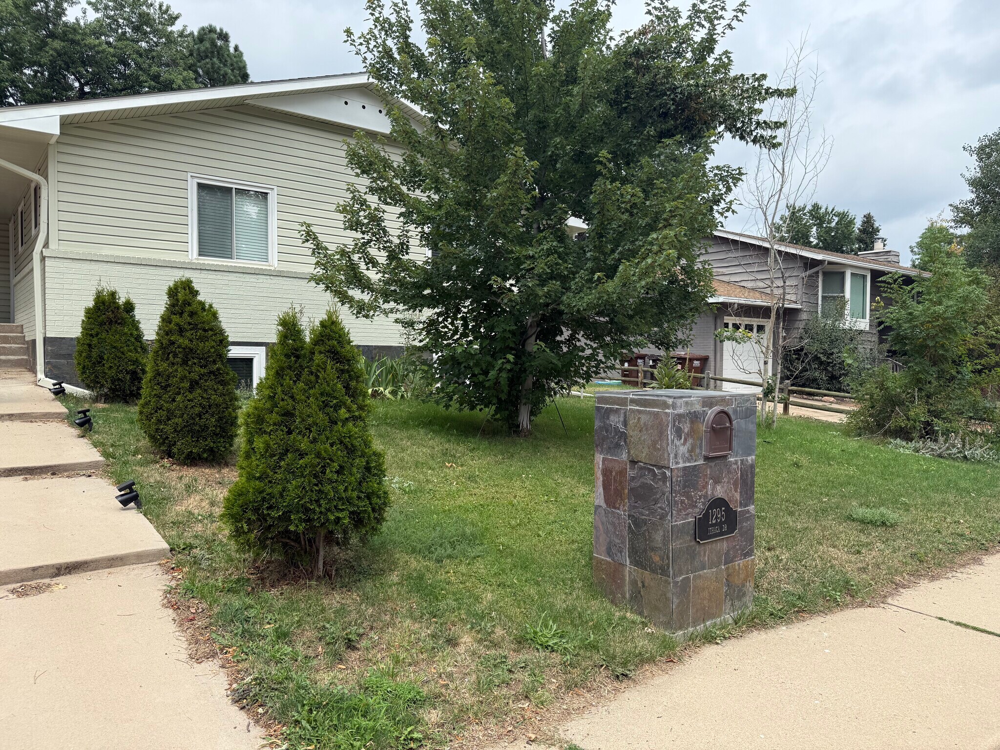 Building Photo - 1295 Ithaca Dr