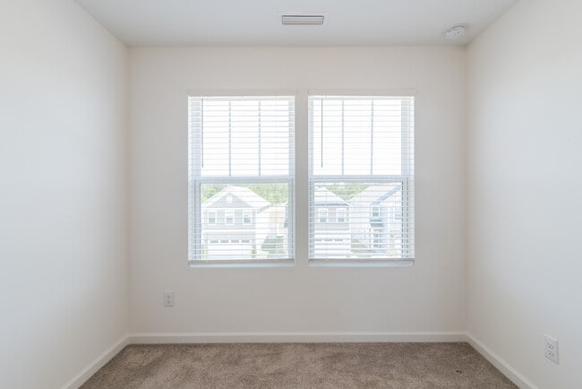 Building Photo - 15010 Scoter St