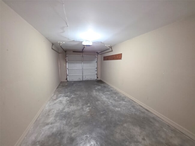 Building Photo - 1614 Hazelwood St