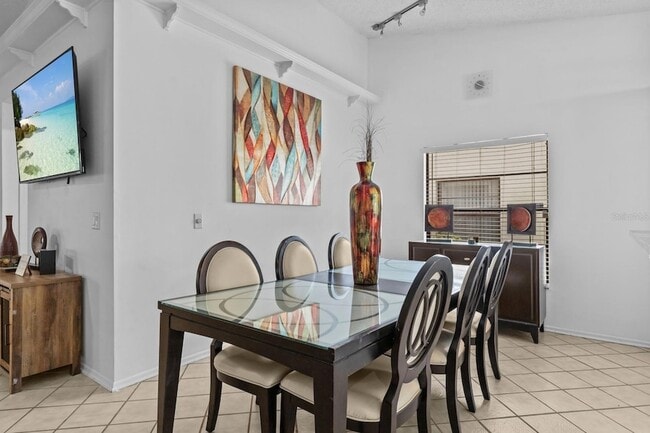 Building Photo - 1345 Tindaro Dr