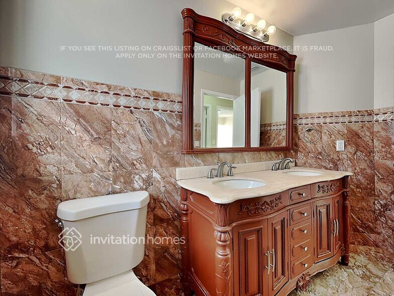 Building Photo - 4711 SW 142nd Ct