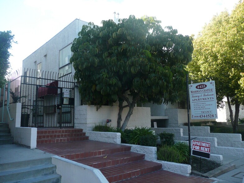 Building Photo - 4453 Woodman Ave