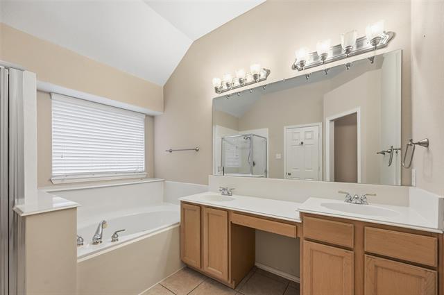 Building Photo - 1202 Brook Dr