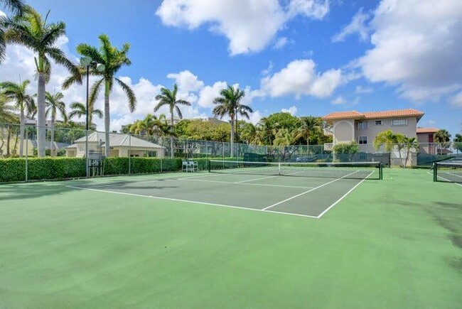 Building Photo - 13 Royal Palm Way