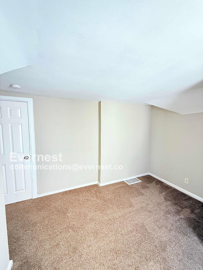 Building Photo - 3 Bed/1 Bath Home / Pet-Friendly / Available Now!