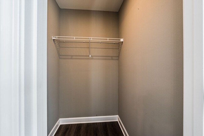 Building Photo - 195 Creekwood Ave