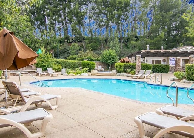 Building Photo - Townhome for Lease  in Valencia!