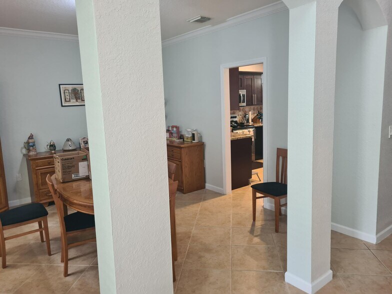 Building Photo - 1445 E Bexley Park Dr