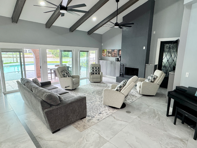Building Photo - 709 Avenida Escandon