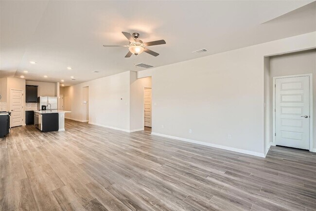 Building Photo - 360 El Capitan Lp