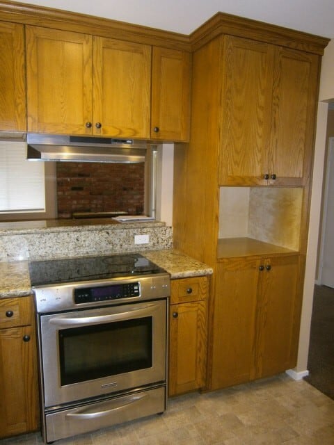 Building Photo - Single Story Home 4 bedroom + Enclosed pat...